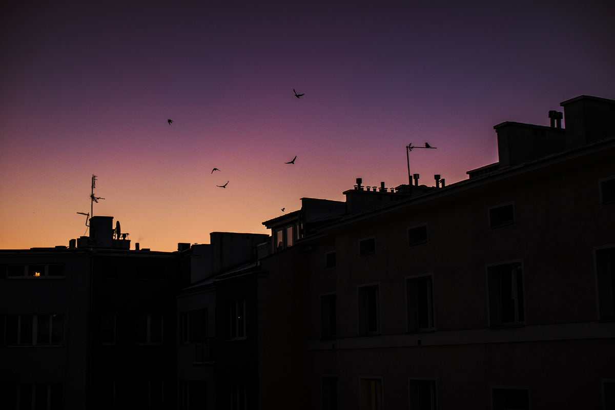 Vista de una ciudad española durante un apagón al atardecer